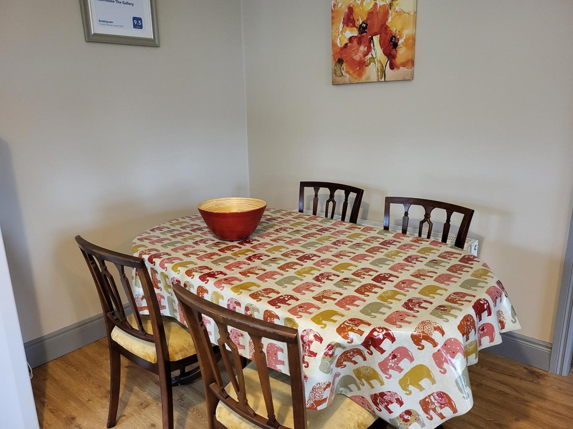 Clairhouse Accommodation Лехинч Екстериор снимка