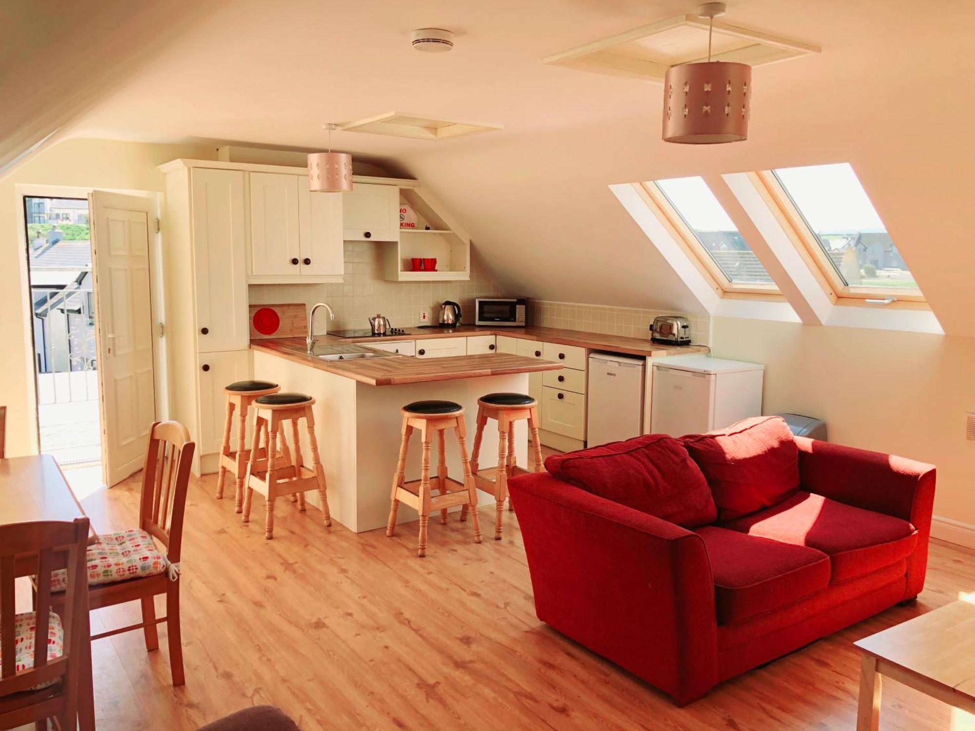 Clairhouse Accommodation Лехинч Екстериор снимка